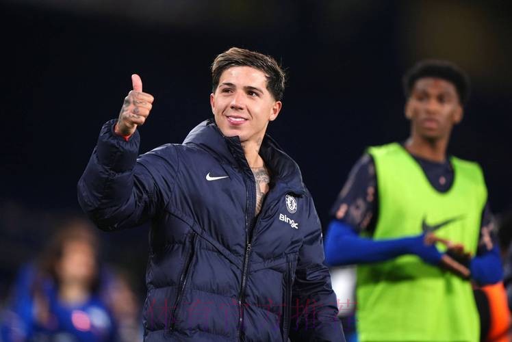 荷媒:前皇马中场德被宣布破产 目前年仅33岁 荷媒:前皇马中场德被宣布破产 目前年仅33岁