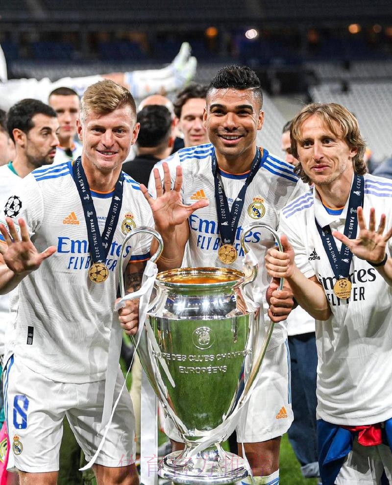 荷媒:前皇马中场德被宣布破产 目前年仅33岁 荷媒:前皇马中场德被宣布破产 目前年仅33岁